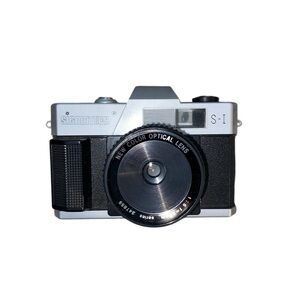 vintage Sigmatech S-I 35mm film camera
a basic reusable focus-free 35mm model